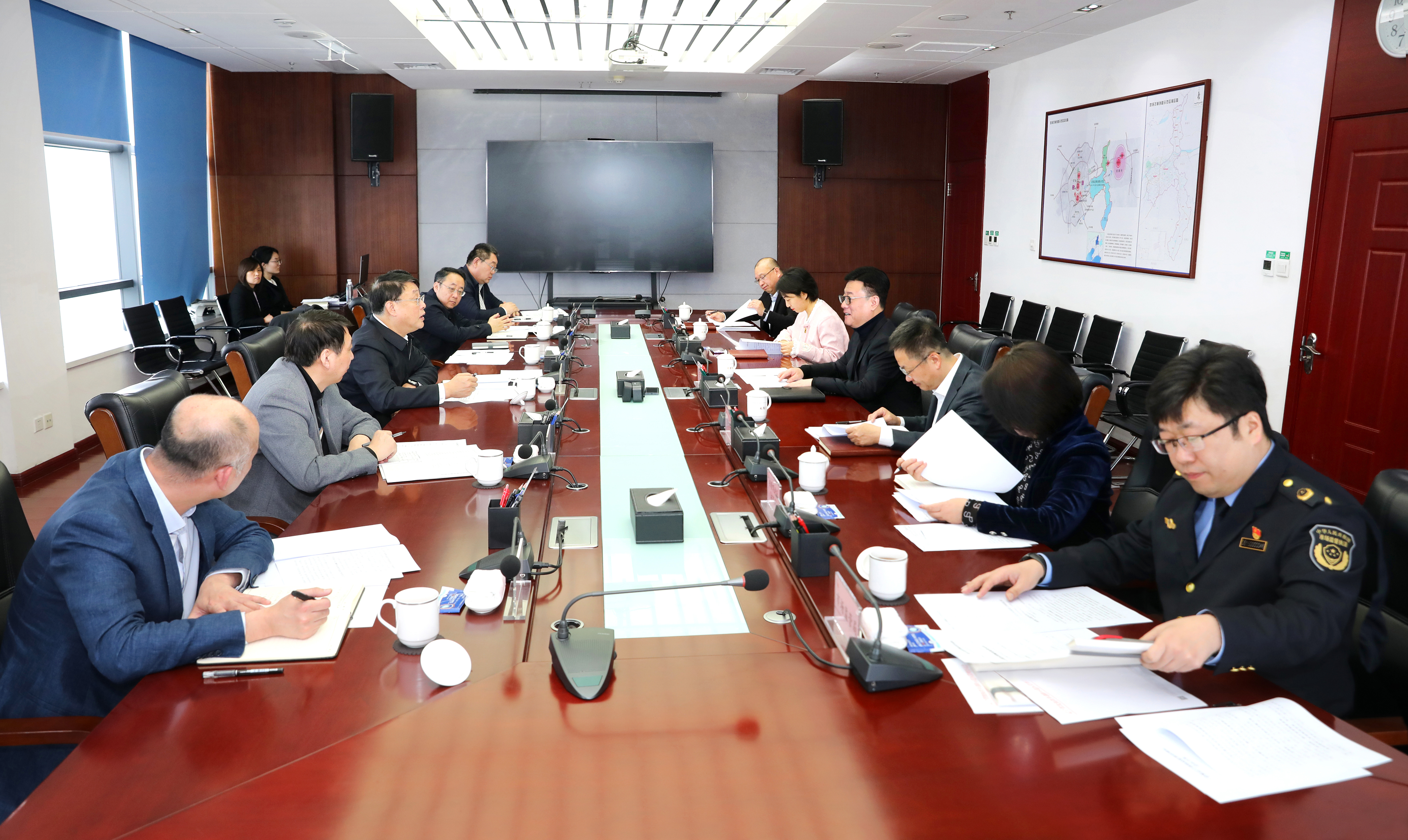 伦理电影
主要负责同志到沈抚示范区调研药品安全工作