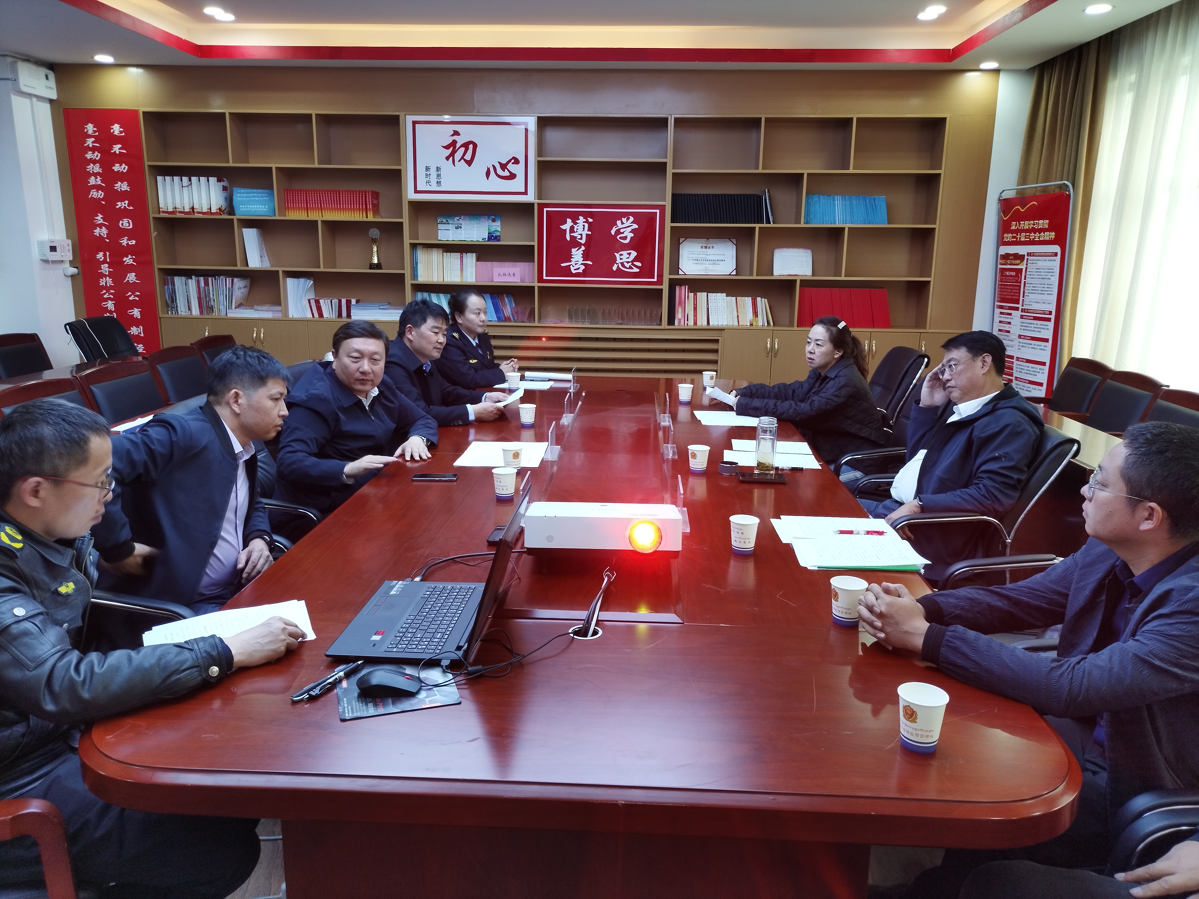 伦理电影
主要负责同志带队赴西藏开展援助培训工作